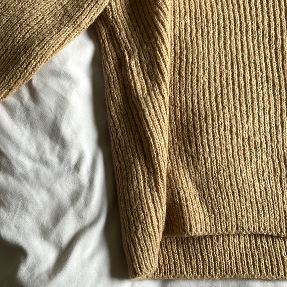 Beige dynamite knit turtleneck sweater - Picture 3 of 3